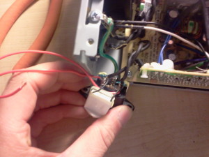 solder_wires_to_iec